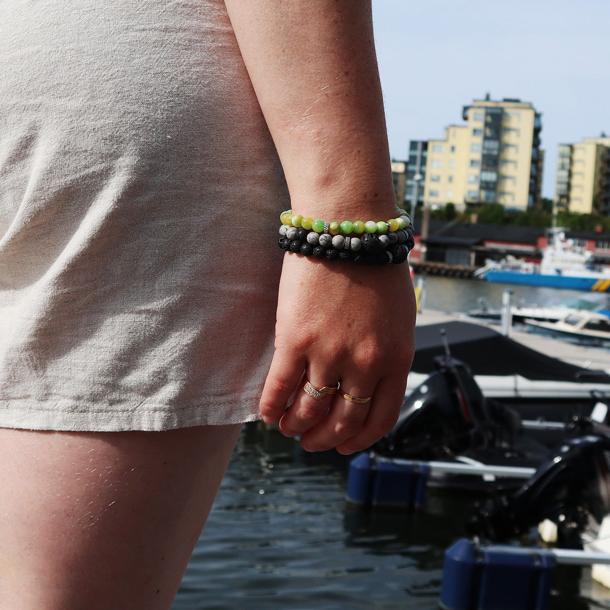 Armband i Picasso och Lavasten, Grå Svart Metall